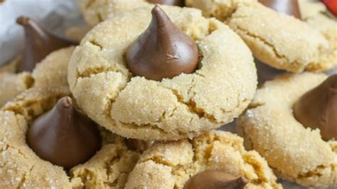 This version puts a spin on the classic with hazelnuts instead of almonds and a little coffee most popular. The Most Popular Christmas Cookies Ranked - YouTube