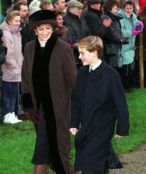 The whole family, grandchildren and all, pose for a photograph in the year after princess diana's death. The Royal Family's best Christmas photos over the years | Australian Women's Weekly