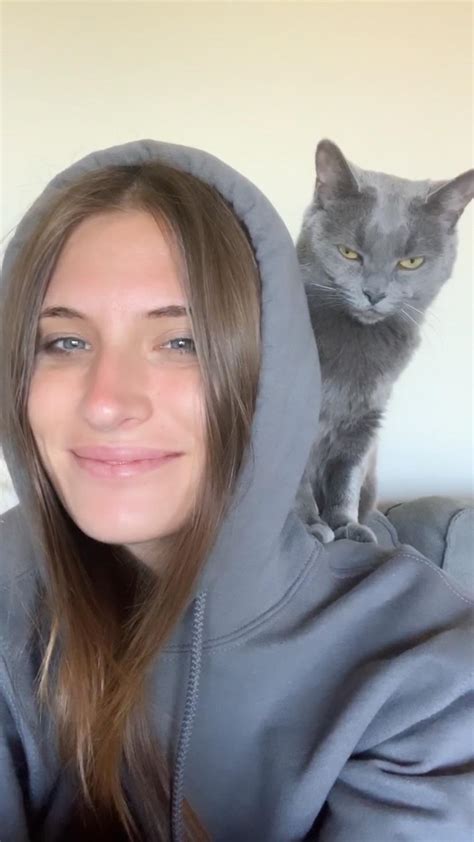 Shoulder Cat Will Fuck You Up If You Test Her Rshouldercats