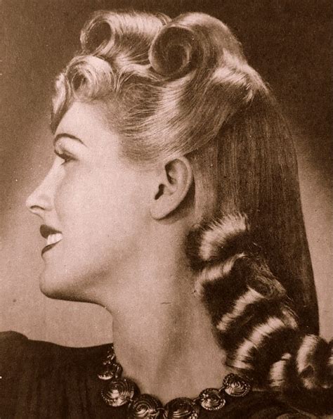 Ide 1940s Hair Roll Booming