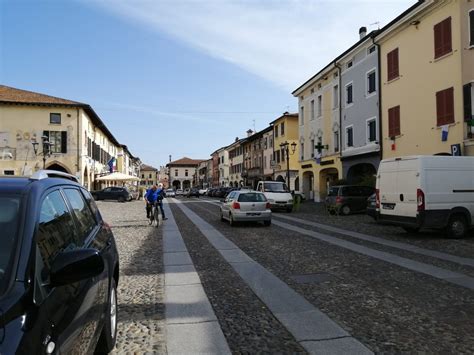 Compass banca s.p.a., socio unico direzione e coordinamento mediobanca s.p.a., p.i. Di nuovo in piazza a Orzinuovi: commercianti carichi per ...