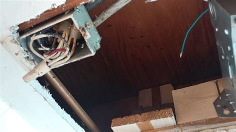 A light i want to install only had 2 writes: light fixture - There is a red wire in my ceiling junction ...