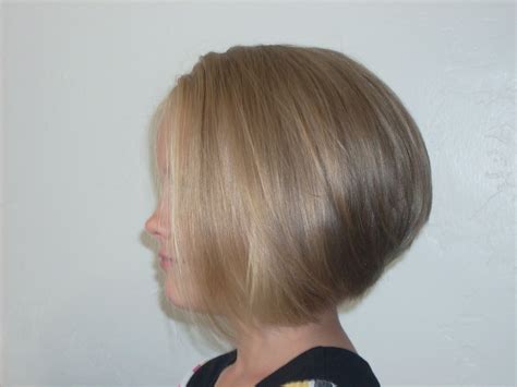 The chop works very well on short blonde hair. The Magic Mirror Salon: Cute A-Line Bob