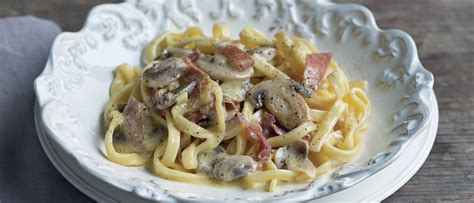 Check spelling or type a new query. Tagliatelle prosciutto e funghi