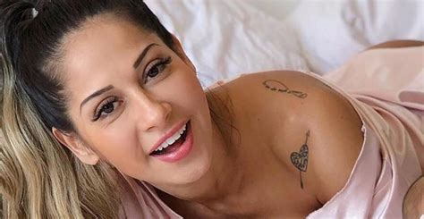 Mayra Cardi posa nua na banheira e exibe mansão luxuosa FA NOTÍCIAS