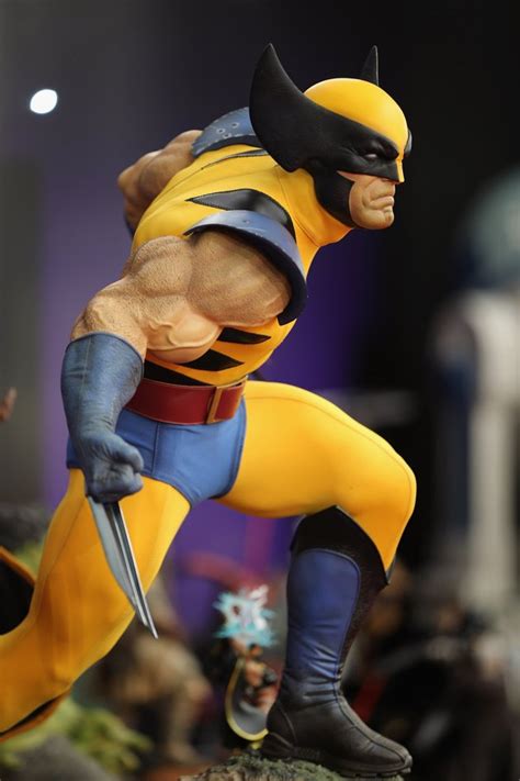 Wolverine Legendary Scale Figure Page 3