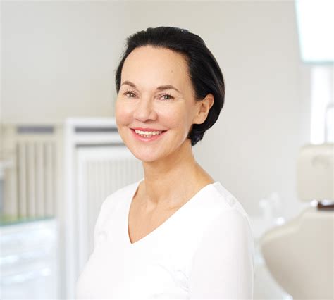Dr Babette Klein Ist Fachärztin Für Mund Kiefer Und Gesichtschirurgie