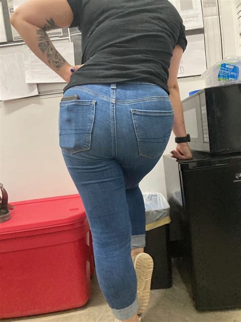 Brunette Dollar Store Worker Tight Booty Jeans Tight Jeans Forum