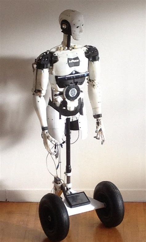 Pin By นิธินันท์ หิรัญวงศ์ศรี On Cute Robots Robot Design Humanoid