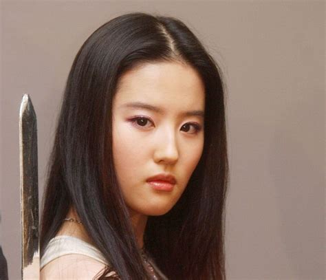 7 facts you should know about liu yifei the star of disney s ‘mulan huffpost life