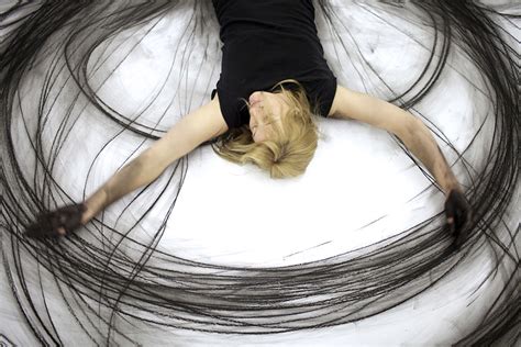 The art of drawing folds : Artist Uses Dance Movements To Create Stunning Charcoal ...