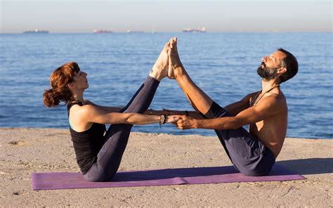 5 Best Two Person Yoga Poses For Couples Parade