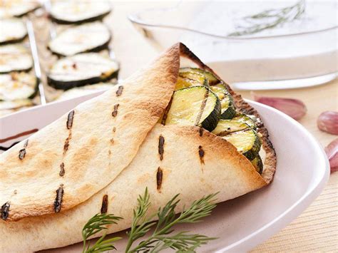 Tortilla wegetariańska - przepis składniki i przygotowanie - Grill ...