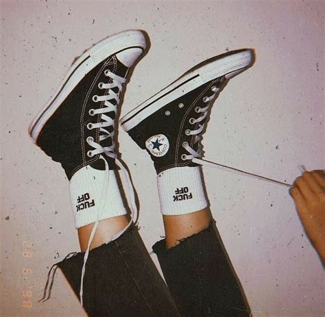 Pin By Pohaking On Feelings In 2020 Aesthetic Shoes Black Converse