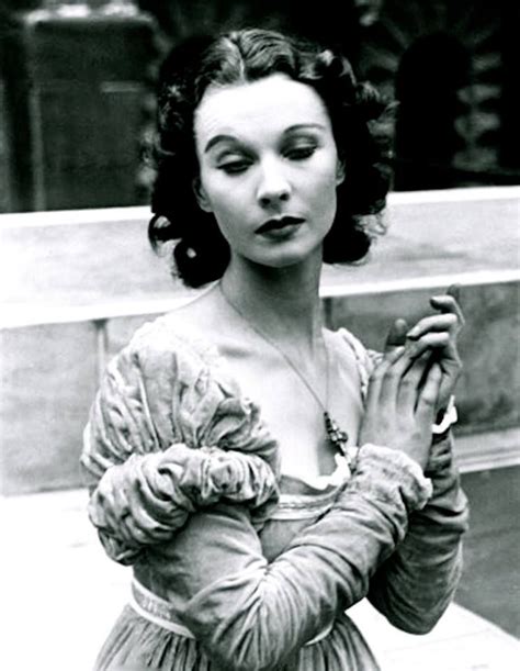 vivien leigh as ophelia in shakespeare s hamlet it was one of the first productions that leigh