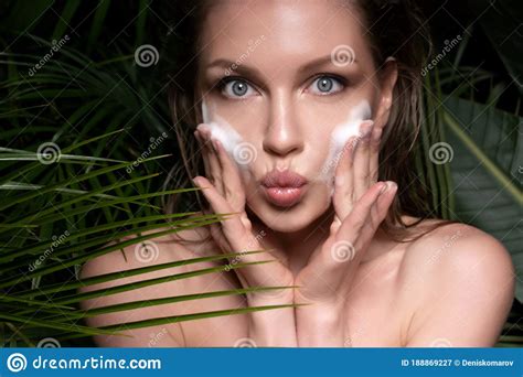 Woman Applying Cleansing Facial Foam Stock Image Image Of Dermis Cleansing 188869227