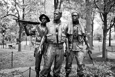 Three Soldiers Or Servicemen Statue At The Vietnam Veterans Memorial