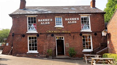 What Happened To Britains Crooked House Pub The New York Times