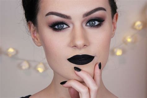 How To Wear Black Lipstick And Look Like A Total Badass