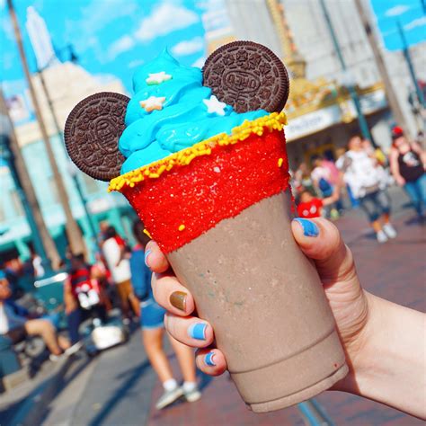 Disneyland Food You Cant Miss See Where To Find The Best Food And Sweet Treats — The Sweetest