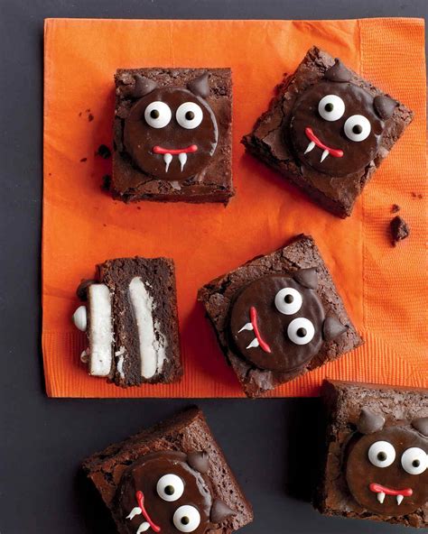 Everyone loves brownies, however, if you want to give your brownies a little more pizzazz, here are some fun decorating ideas from hooplakidzrecipes! 13 Hauntingly Good Halloween Potluck Ideas | Martha Stewart