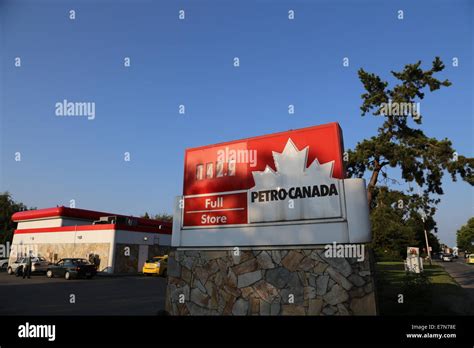 Petro Canada Gas Station Sign Hi Res Stock Photography And Images Alamy