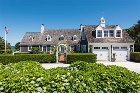 Historic New England Style Hgtv Dream Home 2021 Behind The Design Hgtv