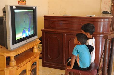 Mirisnya Tv Indonesia Para Ibu Takkan Biarkan Anak Banyak Nonton Tv