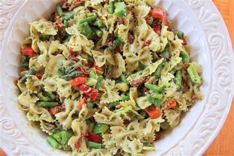 Christmas pasta, christmas pasta sauce, whole grain pasta with pancetta, olives, kale and cherry tomatoes, etc. Lemon Basil Pesto Pasta Salad | In a Southern Kitchen