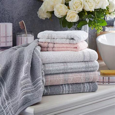 Great savings & free delivery / collection on many items. Plaid Bath Towel - ApolloBox