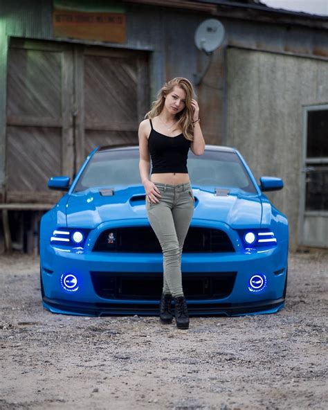 Girl Modeling With Ford Gt Wallpaper