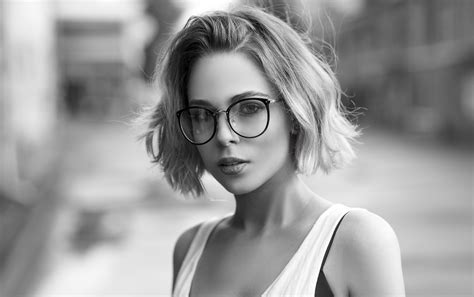 Glasses Face Model Black And White Girl Woman Short Hair Wallpaper Coolwallpapers Me