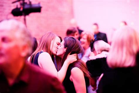 Drunk Kisses On The Dancefloor September 2017 Lesbianactually