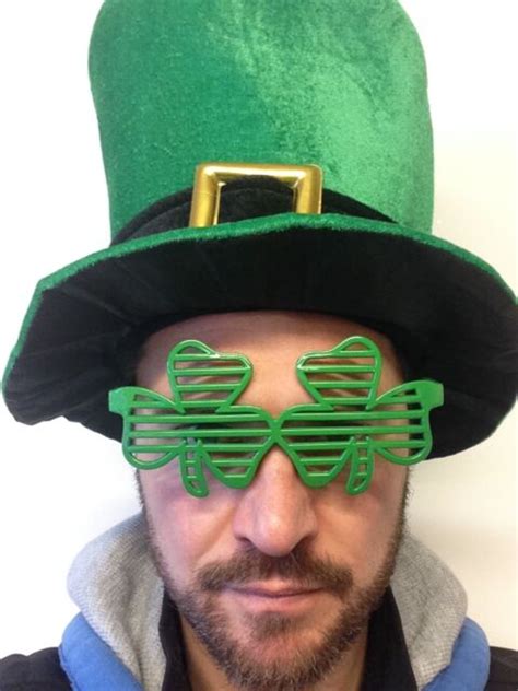 Fancy Dress And Period Costume St Patricks Day Irish Giant Clover Glasses