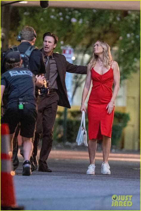 Chris Evans Emily Blunt Spotted Filming More Scenes For Pain Hustlers Movie Photos Photo