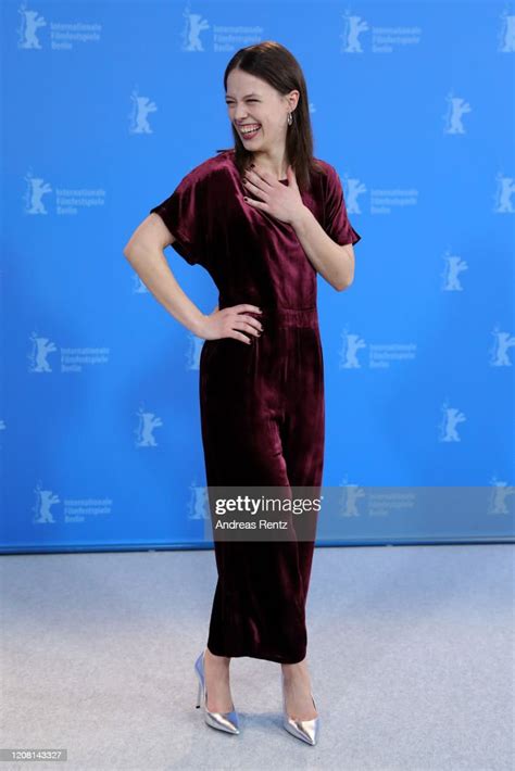 Paula Beer Attends The Undine Photo Call During The 70th Berlinale Nachrichtenfoto Getty