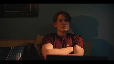 Vans T Shirt Of Kit Connor As Nick Nelson In Heartstopper S01e06 Girls