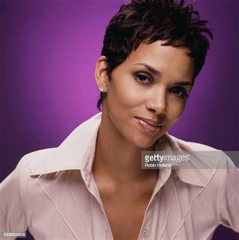 halle berry 2001 photos and premium high res pictures getty images