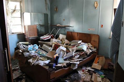 These Abandoned Hoarder Houses Will Give You The Creeps