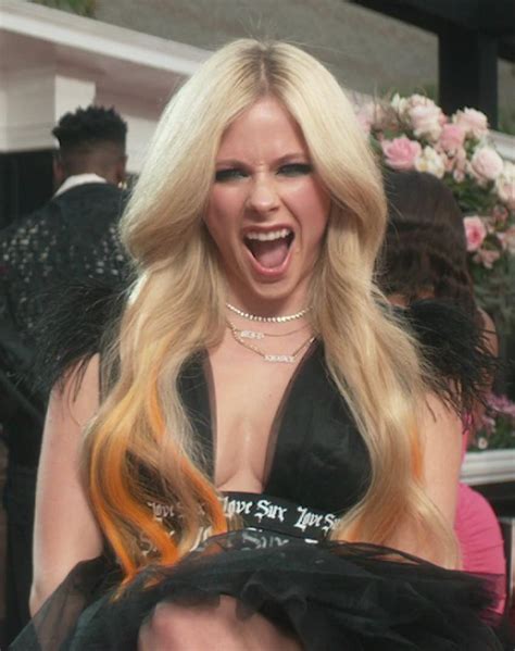 Sexy Avril Lavigne Grammy Awards 2022 Sexyavrillavigne