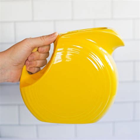 12 Vintage Kitchen Accessories Perfect For A 1950s Style Kitchen
