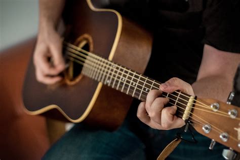 Cómo Aprender A Tocar La Guitarra Por Tu Cuenta