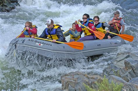 Take A Whitewater Rafting Adventure On The American River Pekex