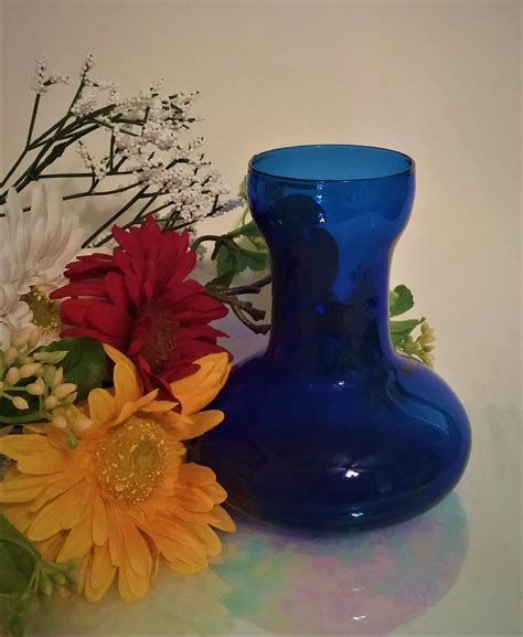Vintage Handblown Cobalt Blue Italian Glass Flower Vase By Etsy Flower Vases Blue Flower