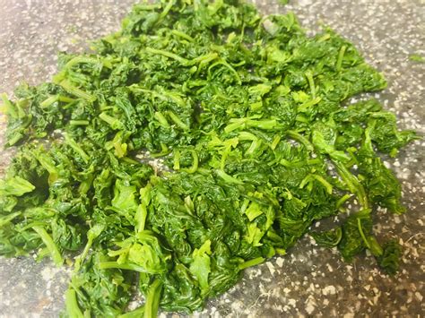 How to make Bathua Paratha | Bathua Paratha recipes | Step-by-Step