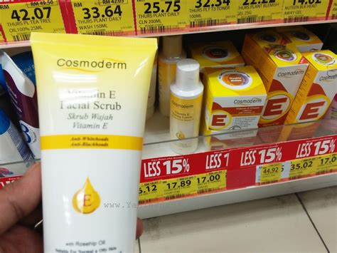 Kamu pasti ingin kulit mukamu yang bebas jerawat bukan? Produk Review: Vitamin E Facial Scrub Cosmoderm - YanieYusuf