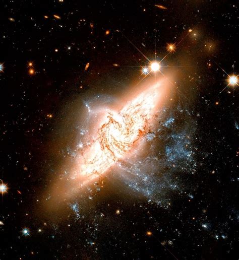 Pair Of Overlapping Galaxies Called Ngc 3314 Astronomia Estrelas
