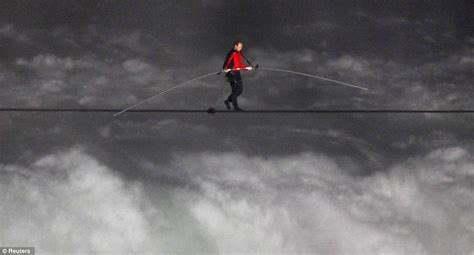 niagara falls tightrope walk 2012 walker nik wallenda becomes first person to cross daily