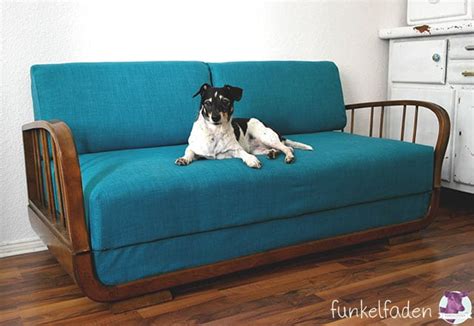 Zum beispiel nach einer renovierung oder nach einem umzug wenn man sich anders einrichtet und der vorhandene stoff. DIY - Aus einem alten Sofa wird ein Traumsofa ...