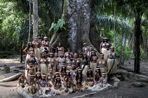 Fotografía El Rezo De Las Tribus Indígenas Por La Protección Del Amazonas